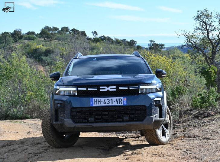 Dacia Bigster (Recht voor)