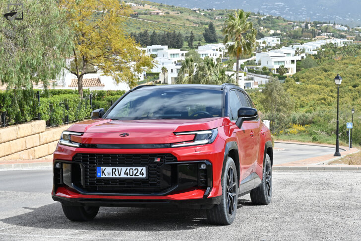 Toyota RAV4 (Schuin voor)