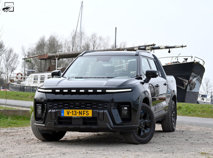 KGM Musso (Driekwart voor)