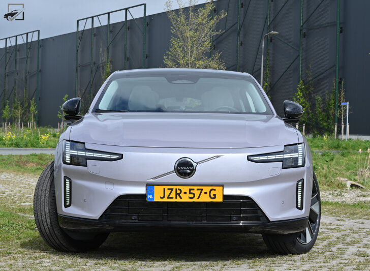 Volvo ES90 (Recht voor)