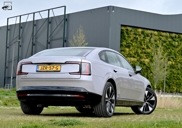 Volvo ES90 (Driekwart achter)