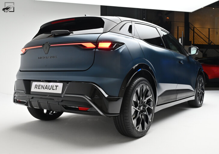 Renault Megane Electric (Schuin achter)