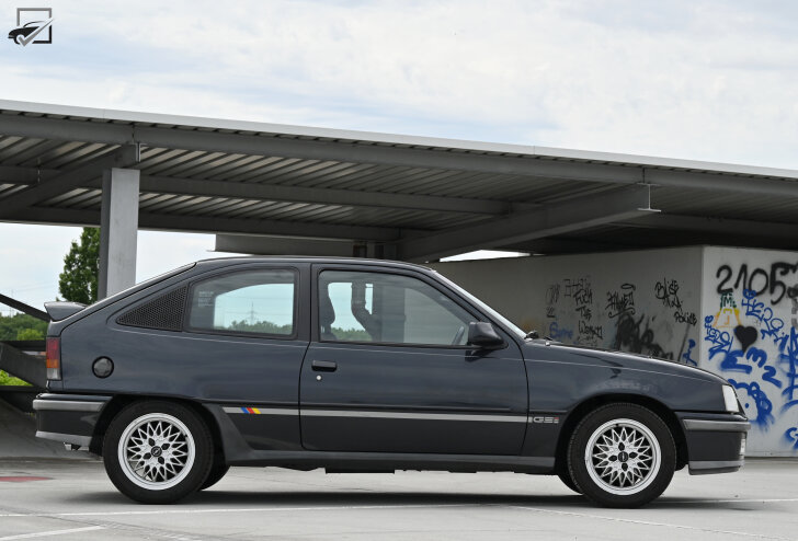 Opel Kadett GSi (Zijkant)