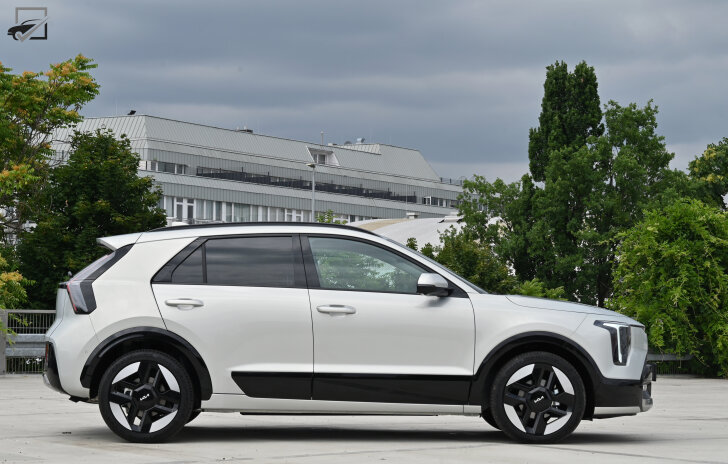 Kia Niro (Zijkant)