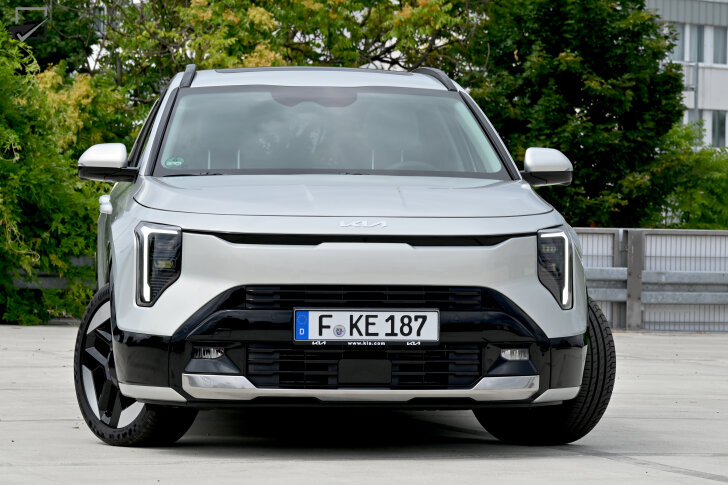 Kia Niro (Recht voor)