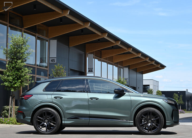 Audi Q4 e-tron Zijkant