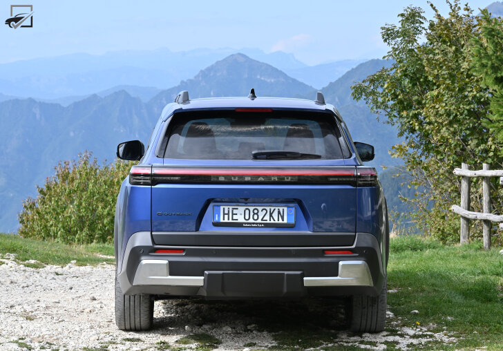 Subaru e-Outback Recht achter