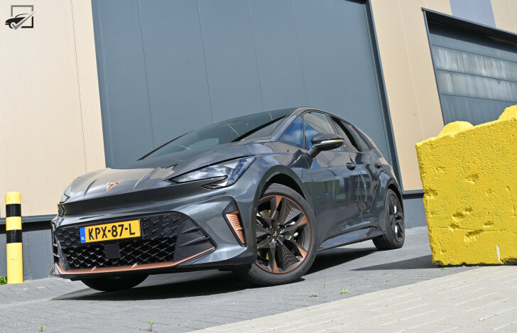 Cupra Born Driekwart voor
