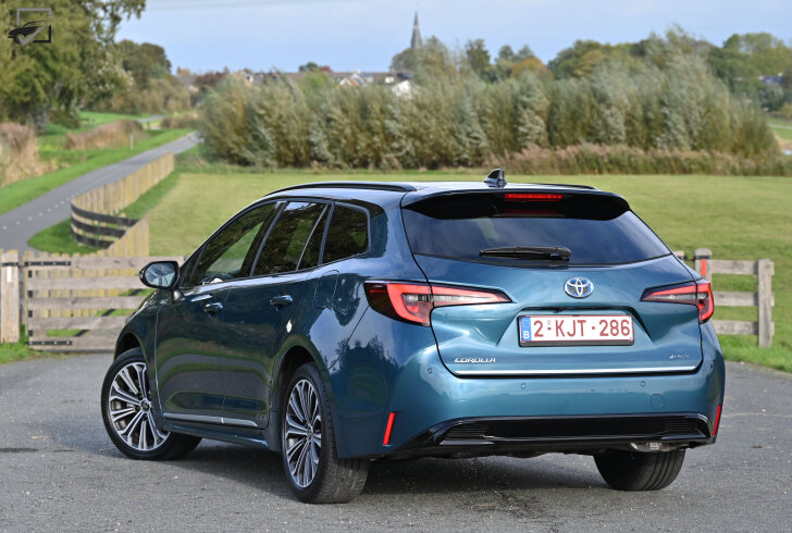 Toyota Corolla Touring Sports Driekwart achter