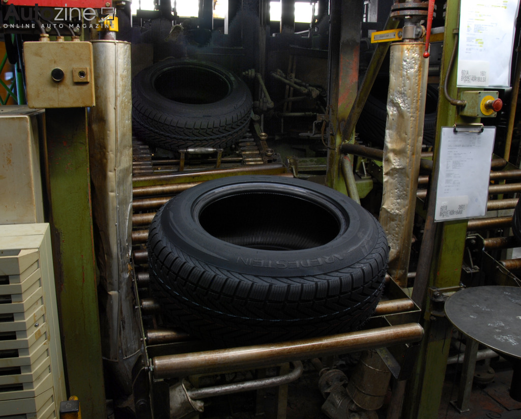 Bezoek Vredestein-fabriek (Vulcaniseren)