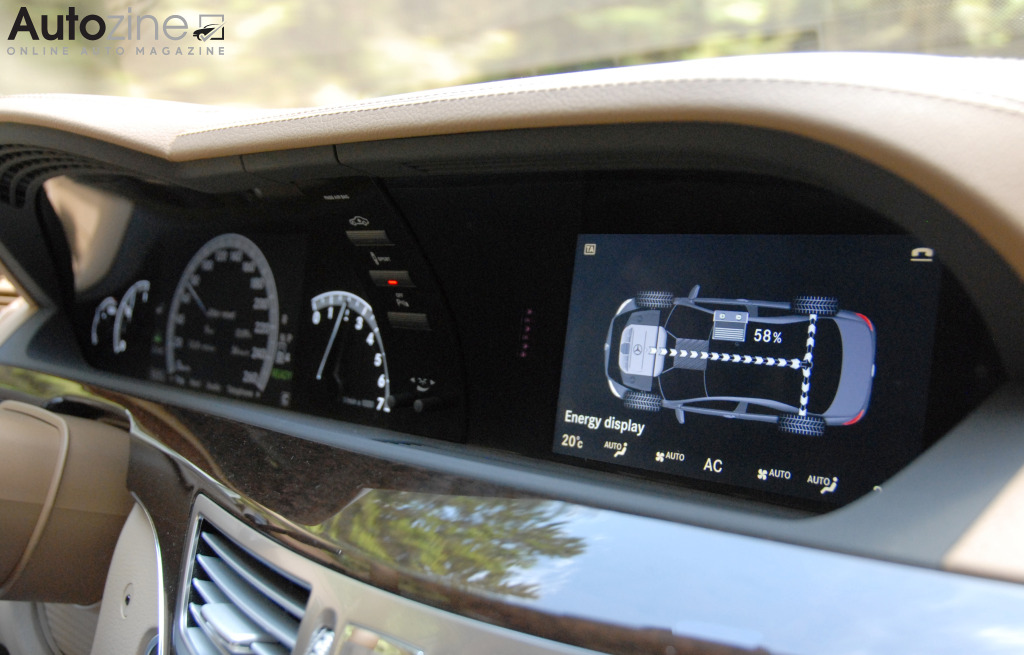 Mercedes-Benz S400 Hybrid (Dashboard)