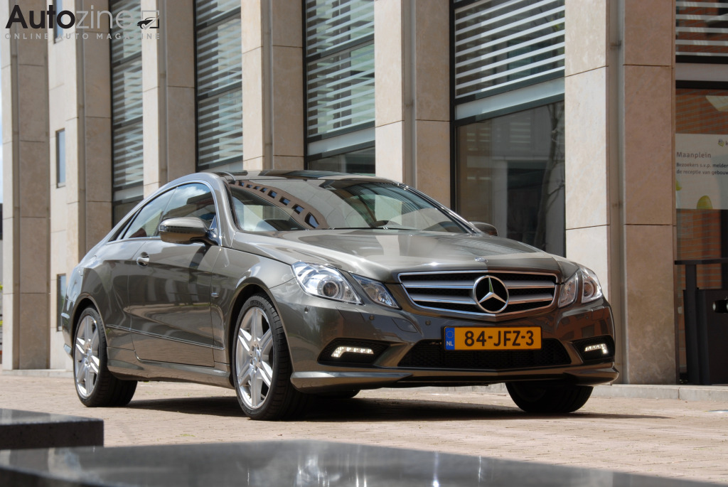 Mercedes E-Klasse Coupe (Schuin voor)