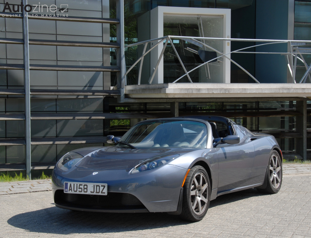 Tesla Roadster (Schuin voor)