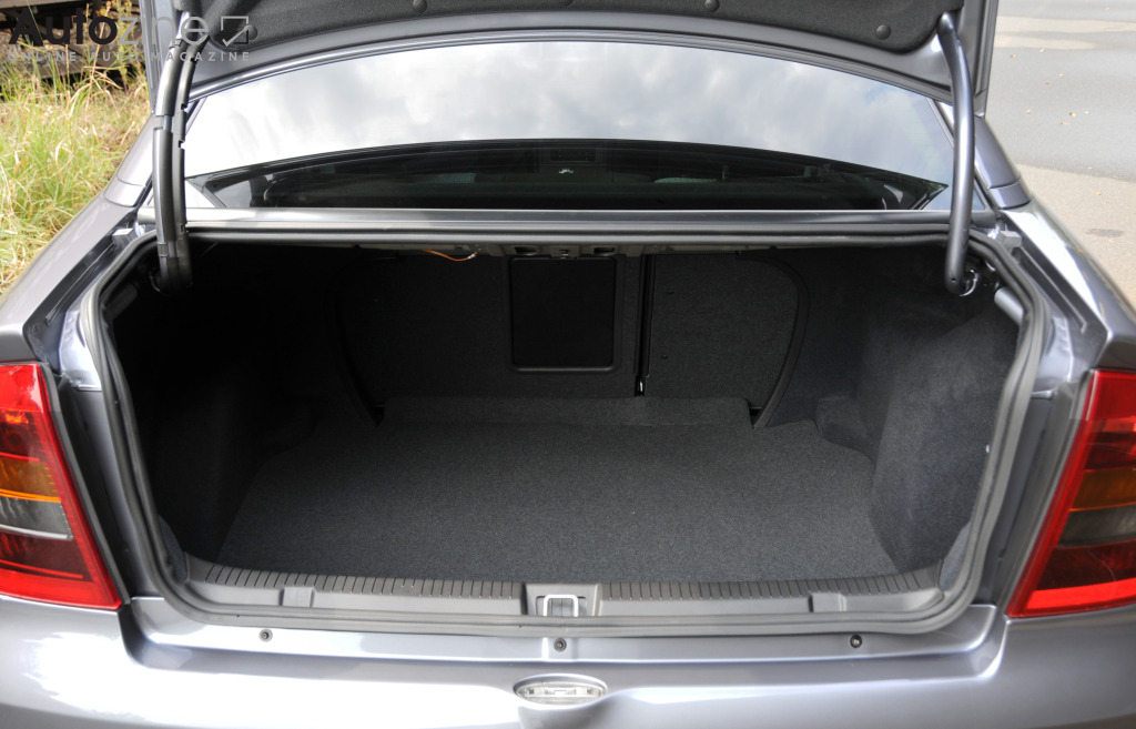 Opel Astra Coupe (Bagageruimte)