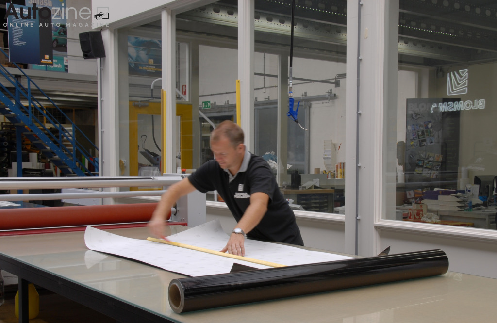 Auto bestickeren (Folie op maat snijden)