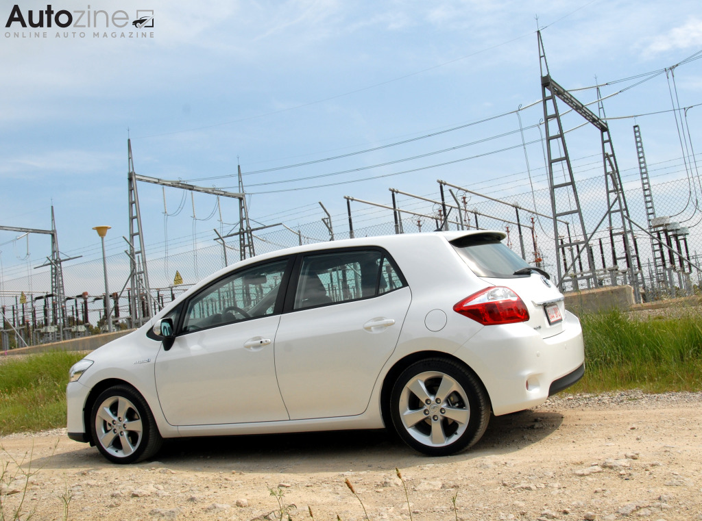Toyota Auris Hybrid (Schuin achter)