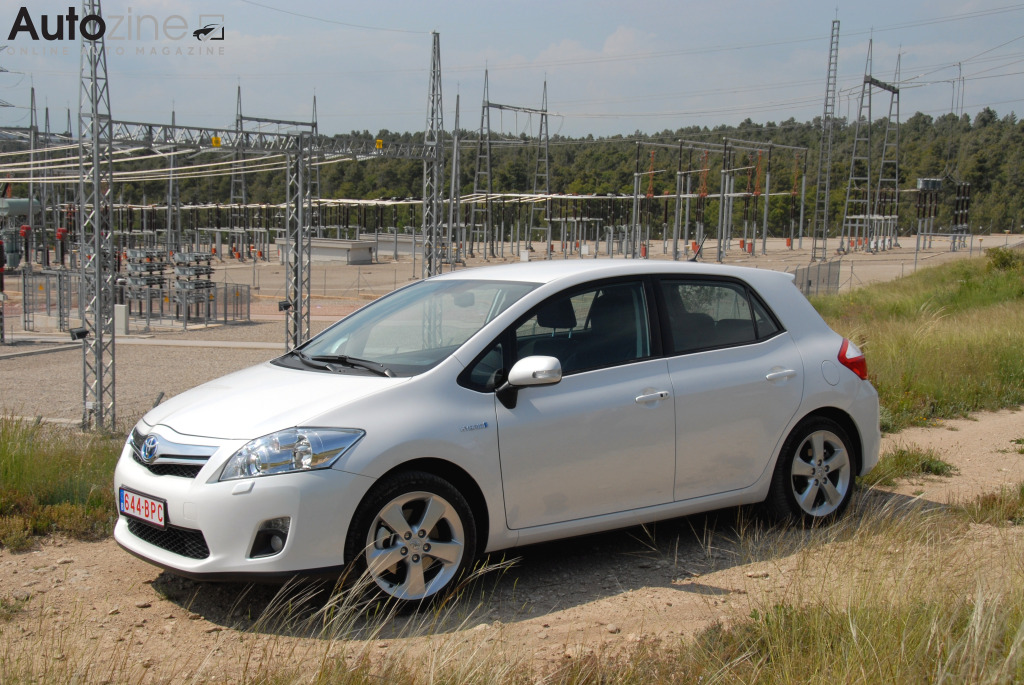 Toyota Auris Hybrid (Schuin voor)