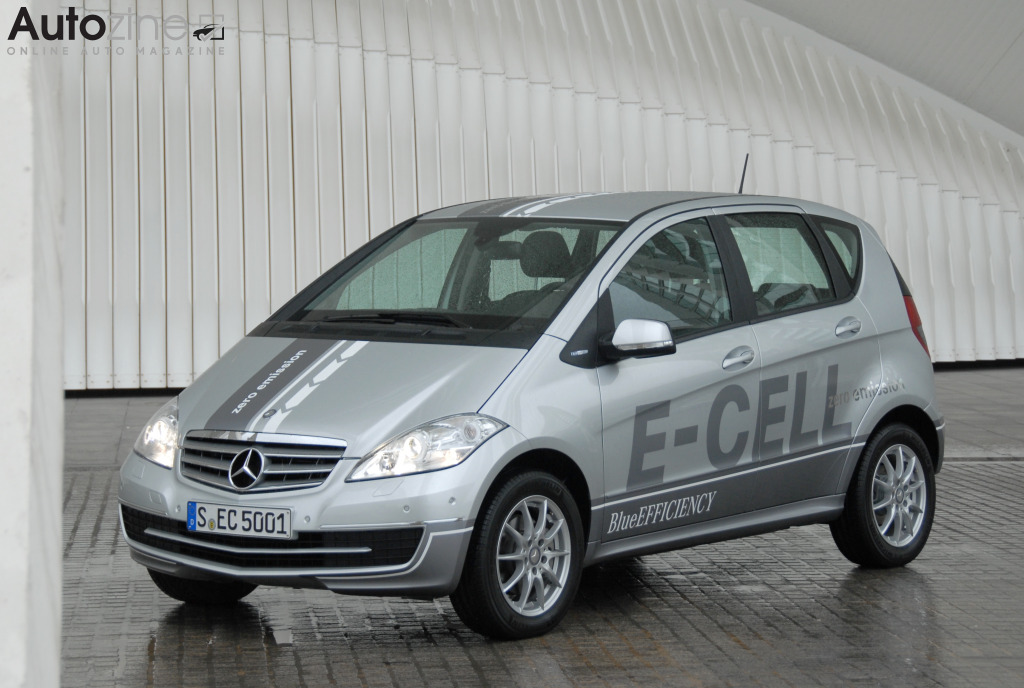 Mercedes-Benz A-Klasse E-Cell (Schuin voor)