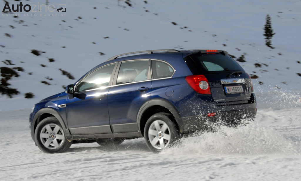 Chevrolet Captiva (Driekwart achter)