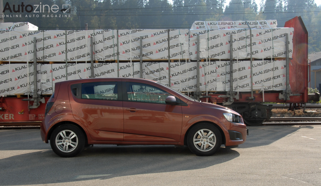 Chevrolet Aveo (Zijkant)