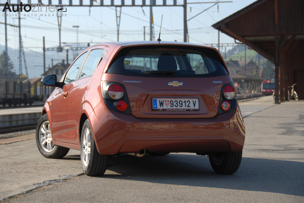 Chevrolet Aveo (Driekwart achter)