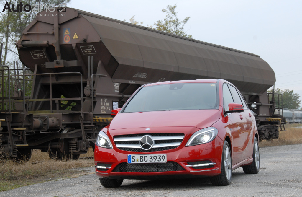 Mercedes-Benz B-Klasse (2011 - 2018) (Schuin voor)