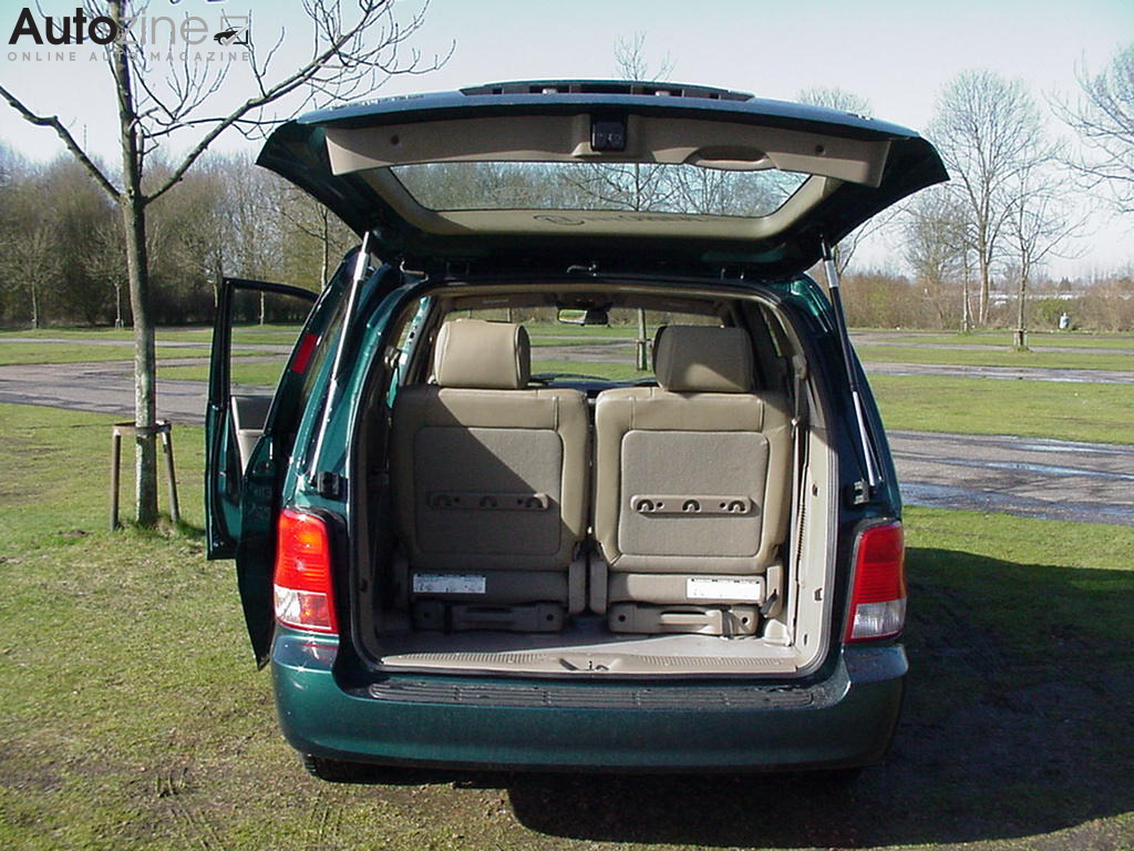 Kia Carnival (1999 - 2006) (Bagageruimte)