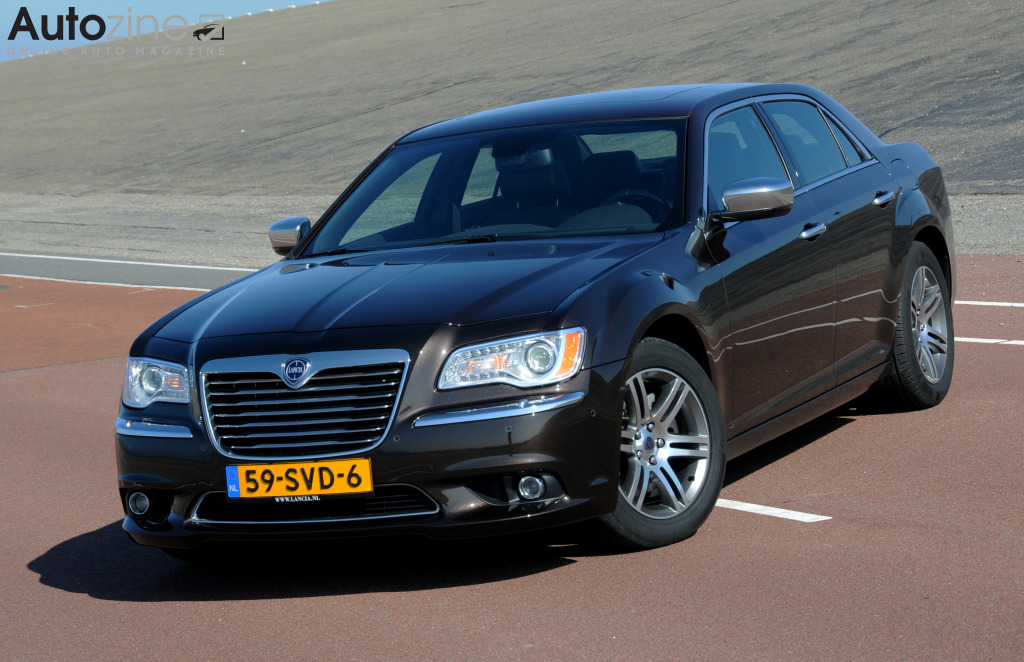 Lancia Thema (Driekwart voor)