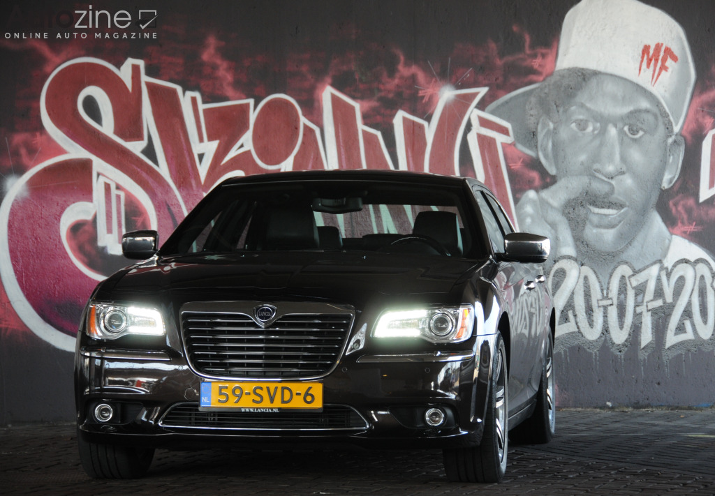 Lancia Thema (Schuin voor)