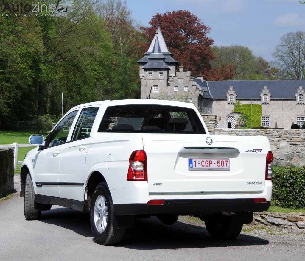 SsangYong Actyon Sports (Driekwart achter)