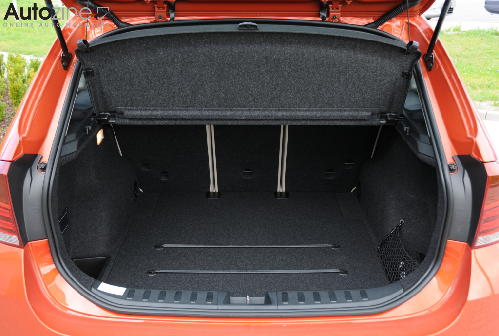 BMW X1 (2009 - 2015) (Bagageruimte)
