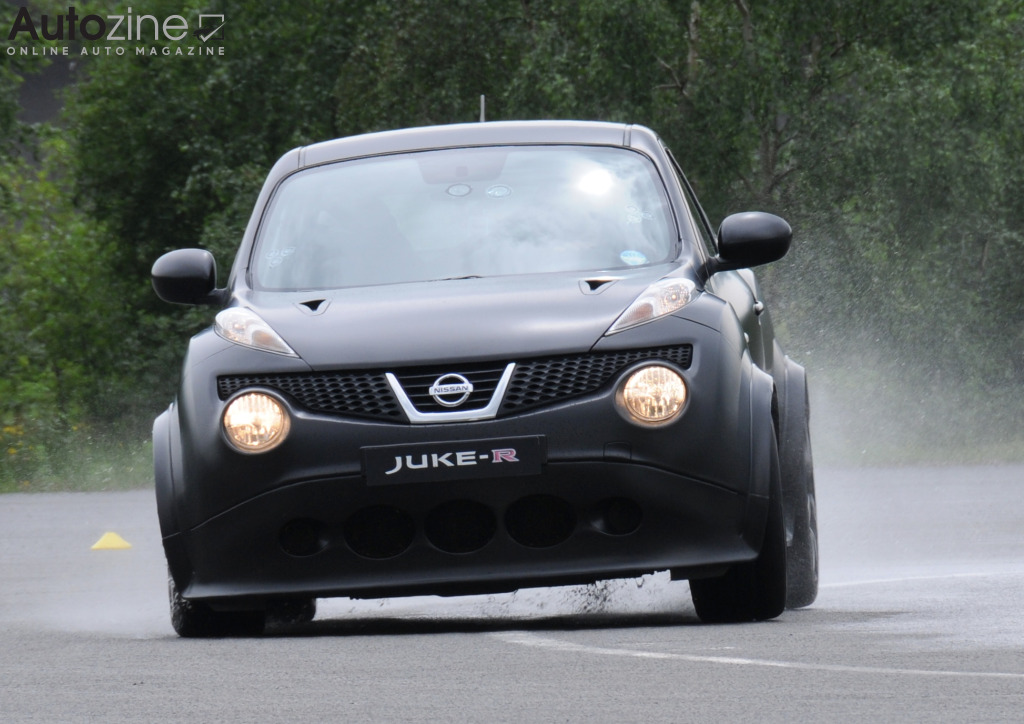 Nissan Juke-R (Recht voor)