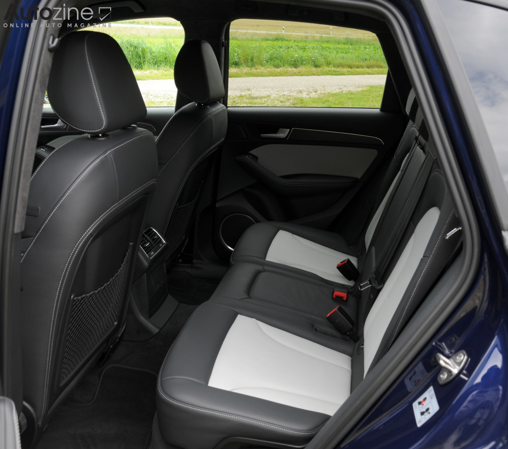Audi SQ5 (Achterin)