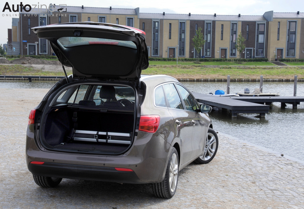 Kia Cee'd Sportswagon (2012 - 2018) (Driekwart achter)