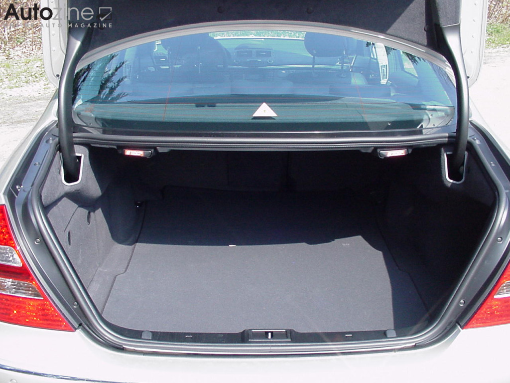 Mercedes-Benz E-Klasse (2002 - 2009) (Bagageruimte)