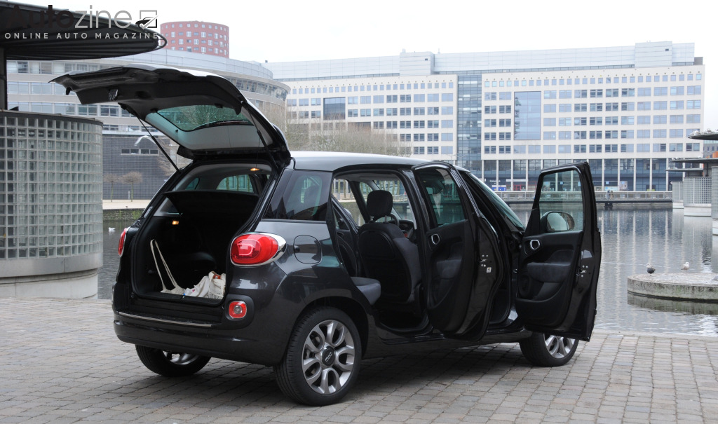 Fiat 500L (Schuin achter)