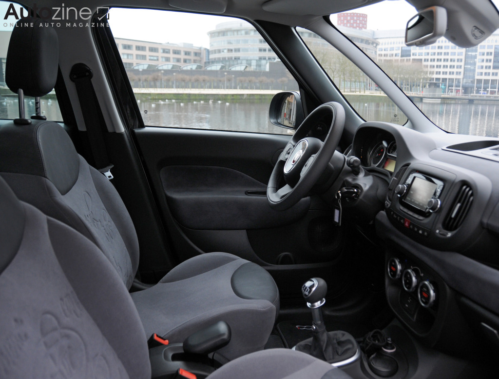 Fiat 500L (Interieur doorkijk)