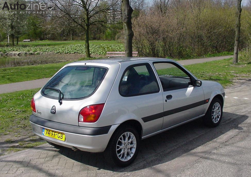 Ford Fiesta (1995 - 2002) (Schuin achter)