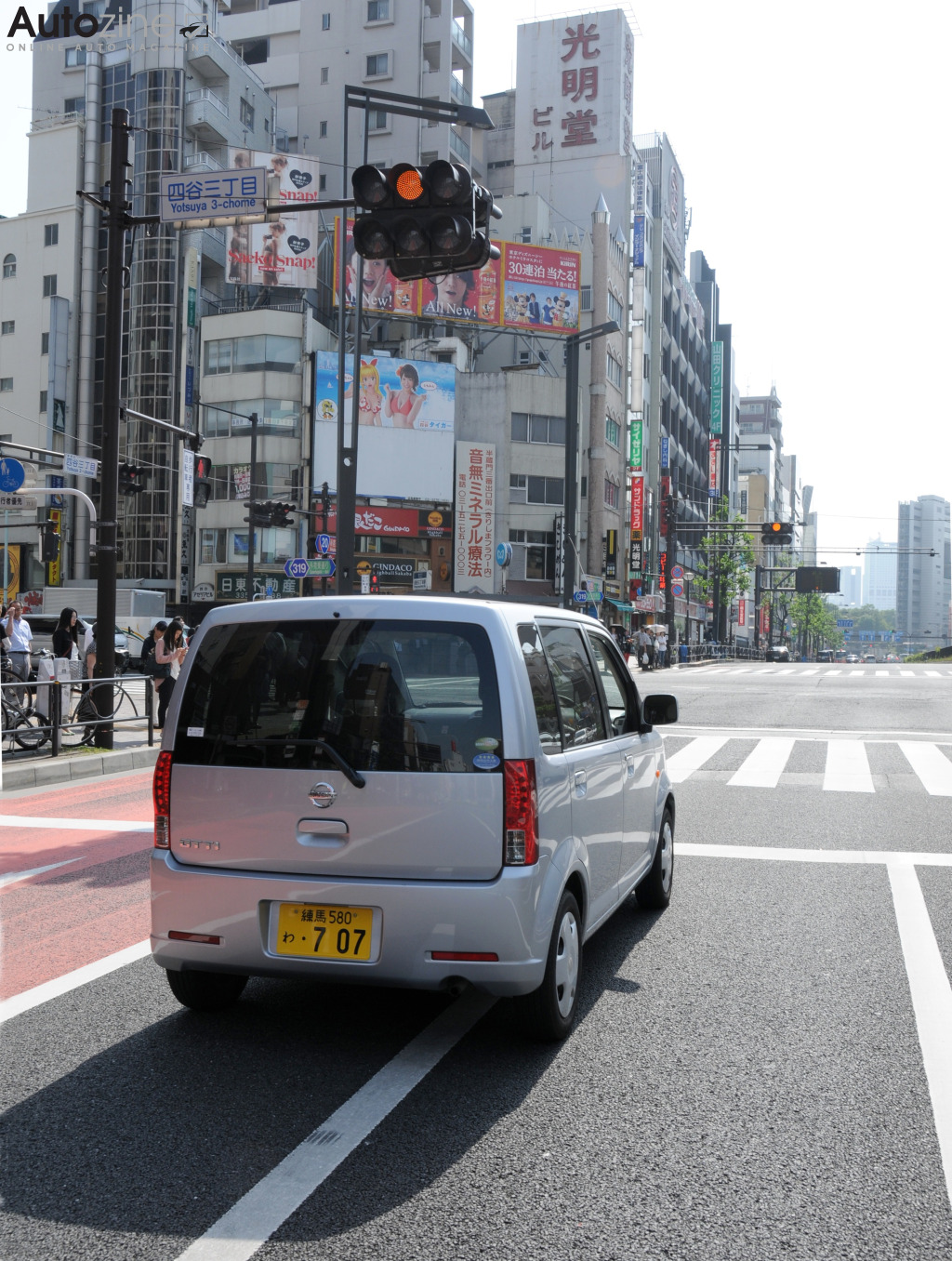 Nissan Otti (Schuin achter hoog)