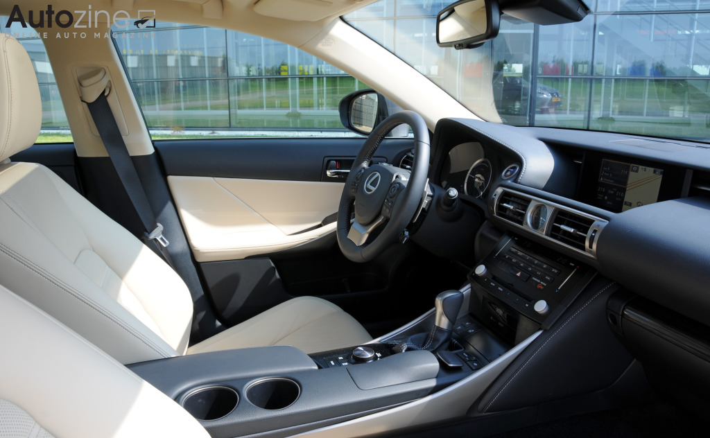 Lexus IS (Interieur doorkijk)