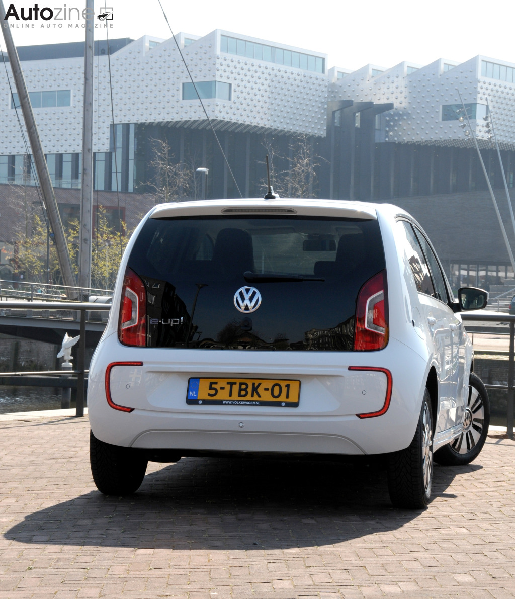 Volkswagen e-Up! (Recht achter hoog)
