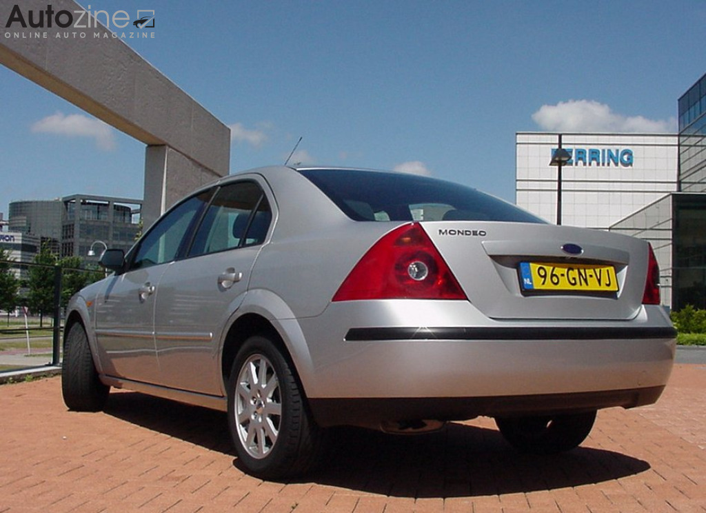 Ford Mondeo (1993 - 2007) (Schuin achter)