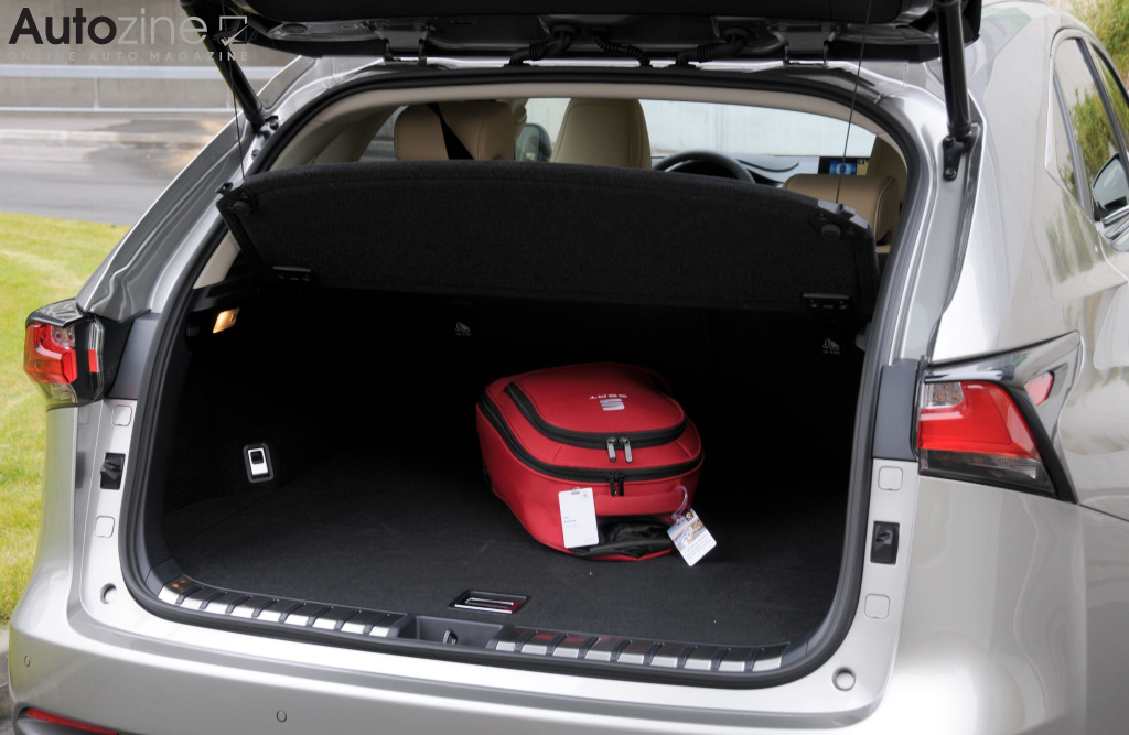 Lexus NX (2014 - 2021) (Bagageruimte)