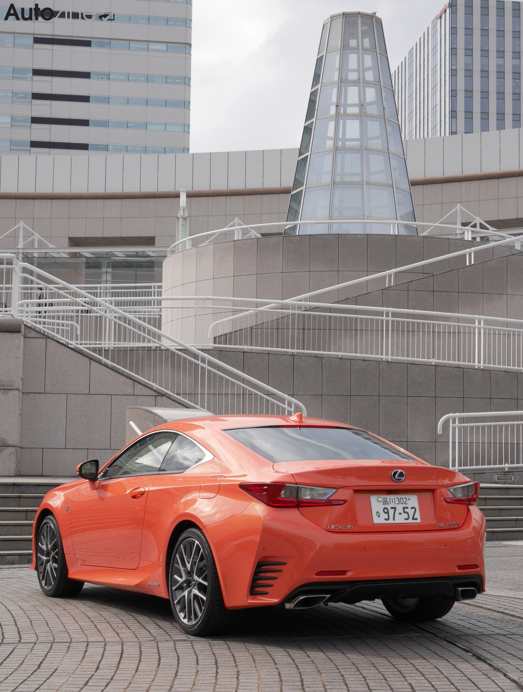 Lexus RC (Schuin achter hoog)