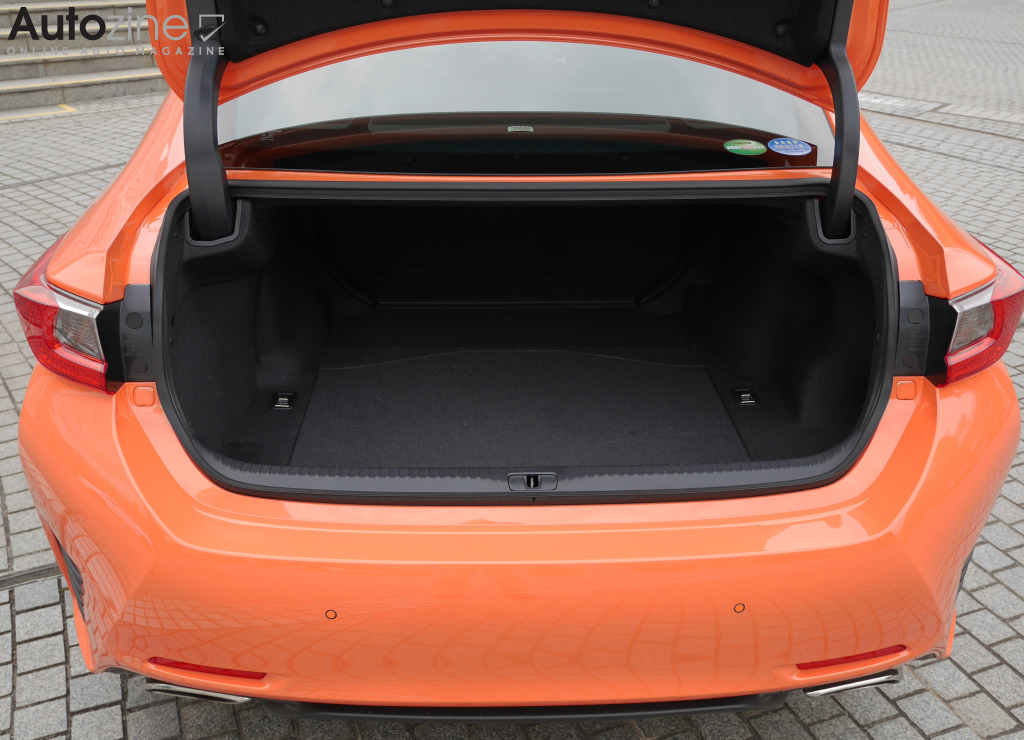 Lexus RC (Bagageruimte)