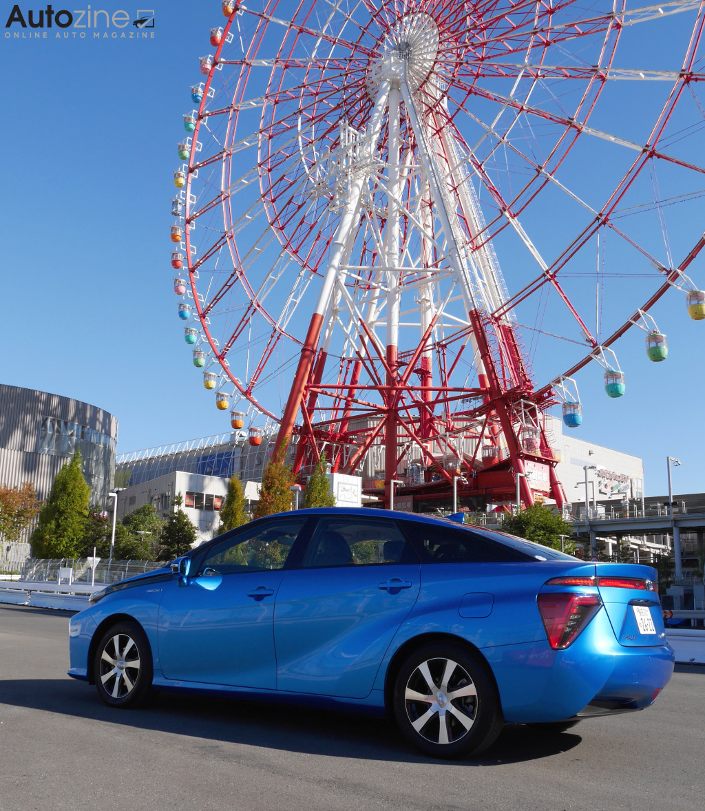 Toyota Mirai (2014 - 2020) (Schuin achter hoog)