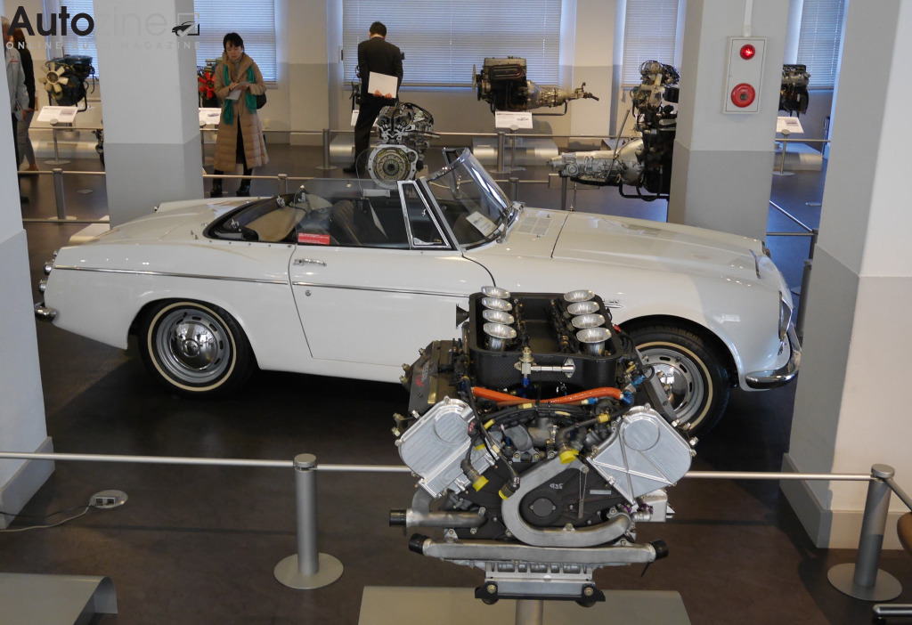 Nissan Motor Museum (P1260429)