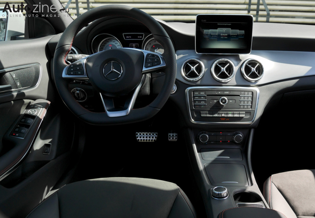 Mercedes-Benz CLA Shooting Brake (2015 - 2019) (Interieur)