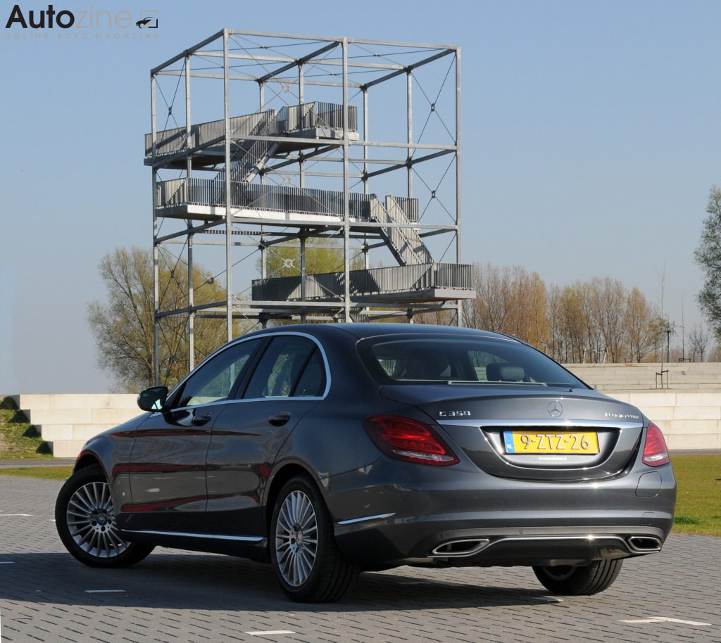 Mercedes-Benz C350e (Driekwart achter hoog)