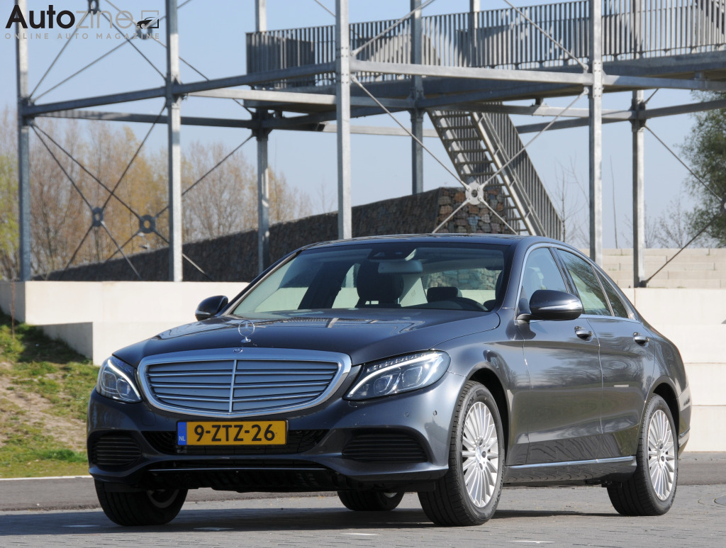 Mercedes-Benz C350e (Schuin voor)